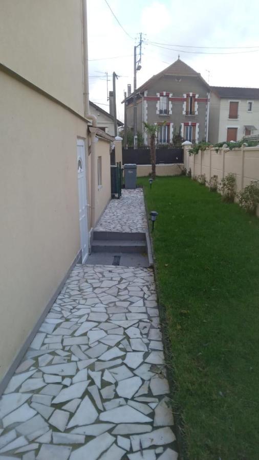 Joli Appartement De Vacances Ecouen Exterior photo